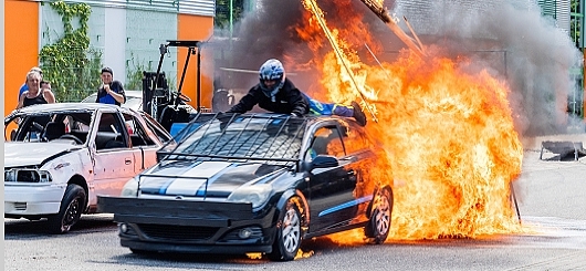 Fahrt durch die Feuerwand